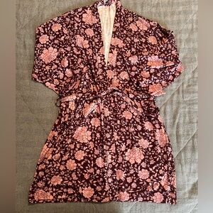 Novella Royale maroon flamenco floral short kimono robe small pink vintage